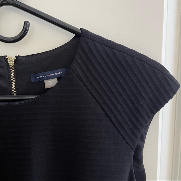 🌴Tommy Hilfiger Women's Black with White Belt Sheath Dress Size 10 - Picture 3 of 8